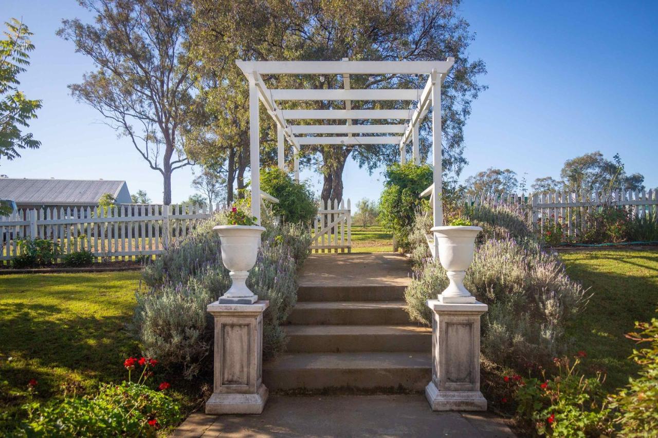 Claremont Manor Villa Ловдейл Екстериор снимка